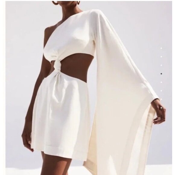 cult gaia Dresses & Skirts - Cult Gaia Lucienne Dress in Off White One Shoulder